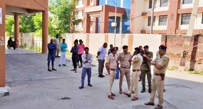 बेतिया में पुलिस हिरासत में युवक की मौत से हड़कंप, परिजनों ने लगाया मारपीट का आरोप; पोस्टमार्टम रिपोर्ट का इंतजार